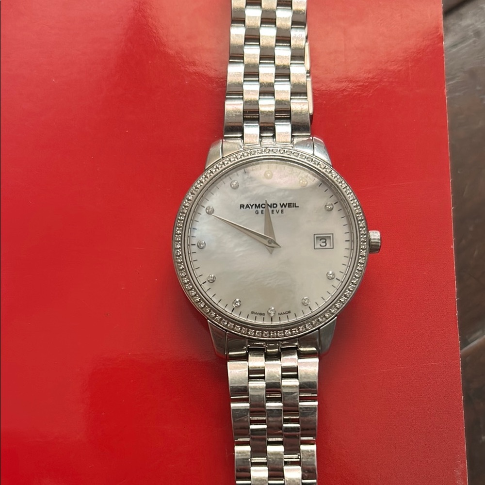 Raymond Weil Silver and White Freelancer Diamond Quartz